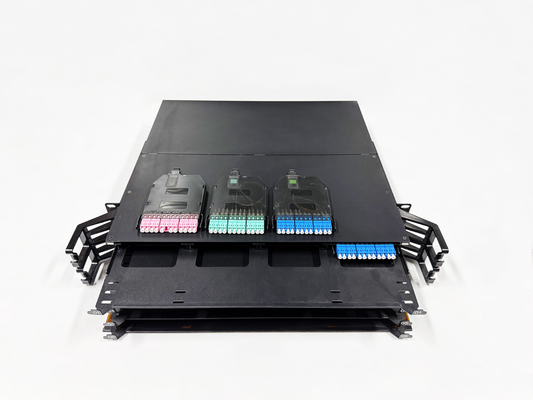 Pannello di permutazione in fibra ottica a slitta per scarico MPO a LC MTP da 144 core ad alta densità 2U 19 pollici per soluzione data center rack MPO
