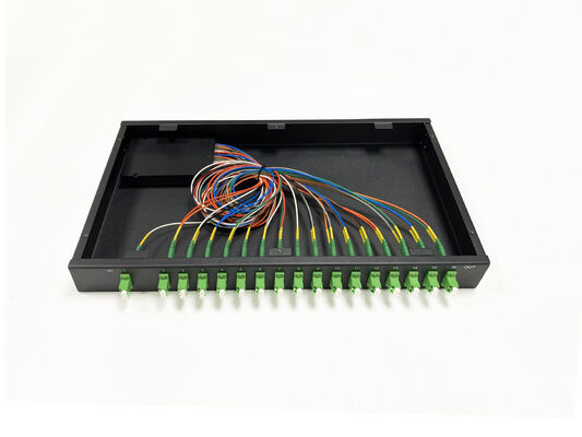 16 porte LC Fibra ottica Patch Panel ODF Rack Mount 19 pollici con 65dB Return Loss Sliding Patch Panel